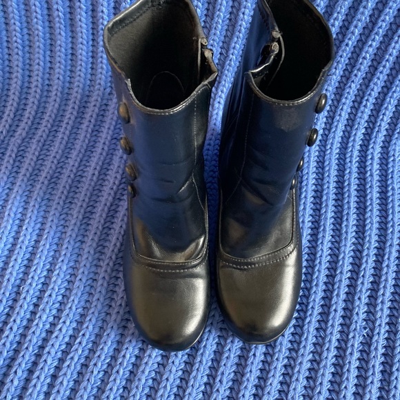 Aerosoles Plums Up 8.5 Ankle Boots - Picture 4 of 6